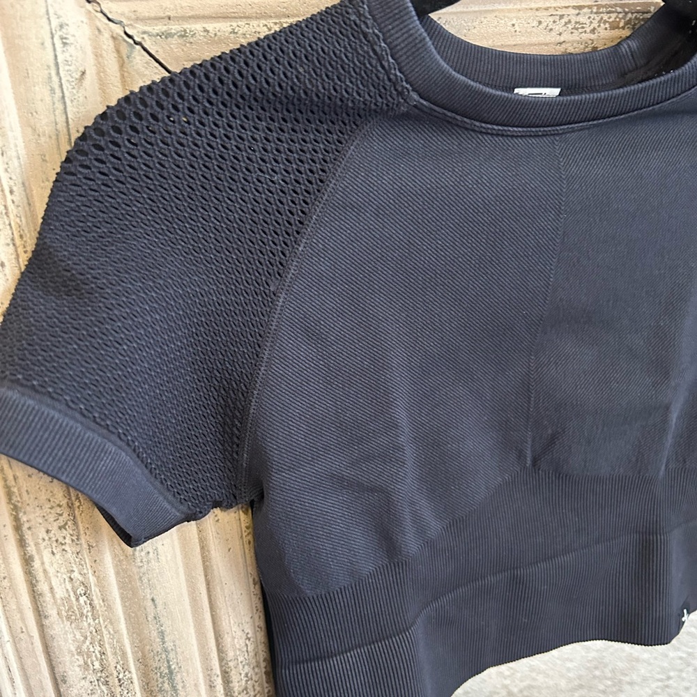 JoyLab Black Textured Short Sleeve Top
